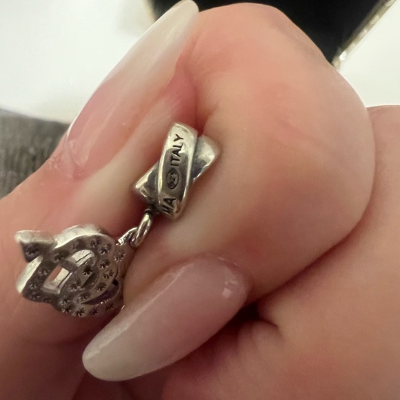 Kay’s charms - Picture 2 of 2